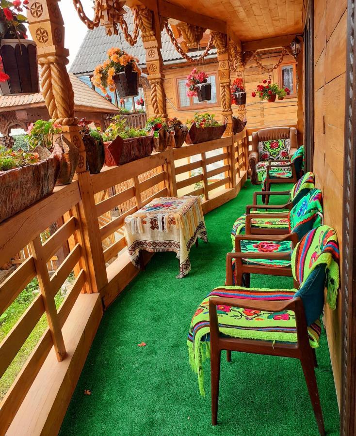 Pensiunea Rustic Oncesti エクステリア 写真