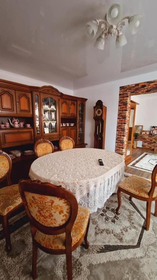 Pensiunea Rustic Oncesti エクステリア 写真