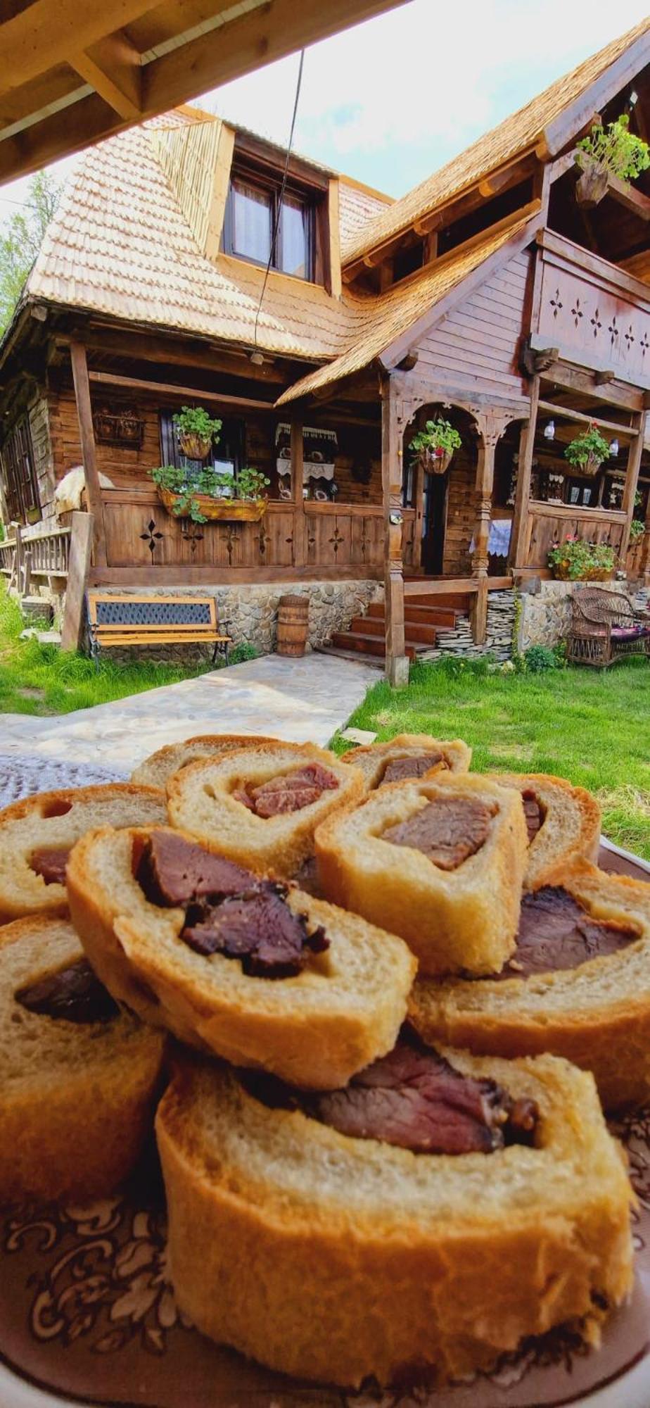 Pensiunea Rustic Oncesti エクステリア 写真