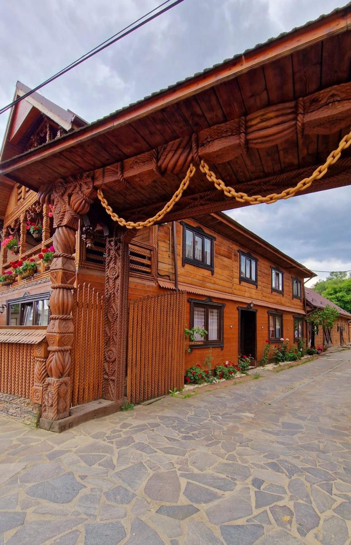Pensiunea Rustic Oncesti エクステリア 写真